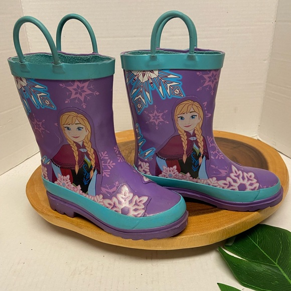 Target Shoes Target Rainboots Elsa Frozen Themed Rainboots Poshmark
